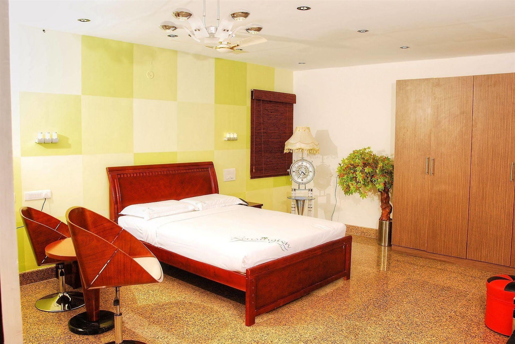 The Retreat Hotel Guduvancheri Bagian luar foto