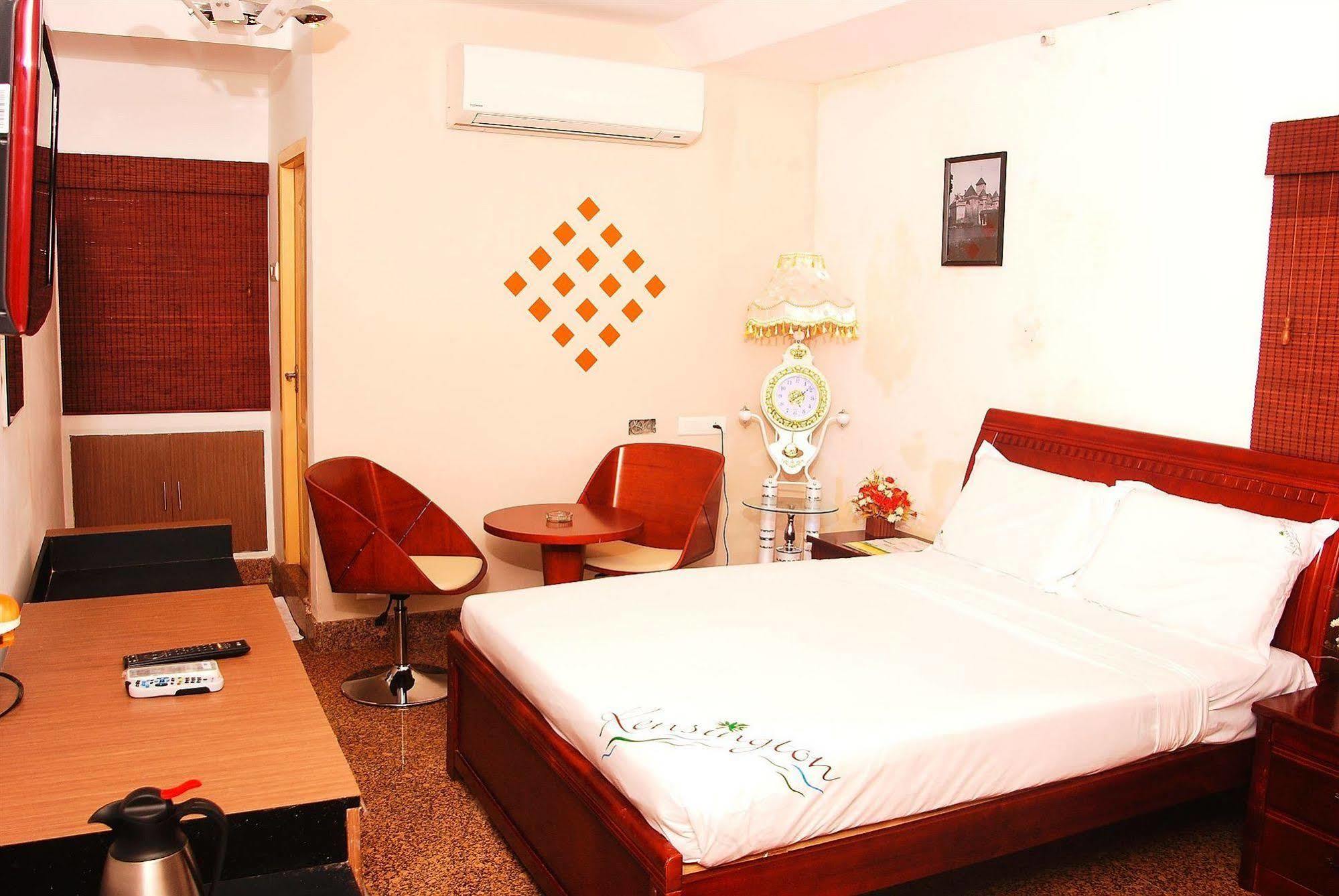 The Retreat Hotel Guduvancheri Bagian luar foto